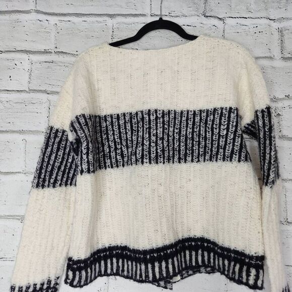 Sundance Womens Wool Striped Snap Front Cardigan Sweater White Black Size Medium - Picture 8 of 12